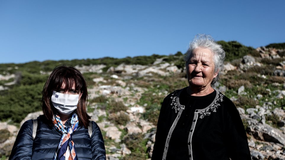 Επίσκεψη της Προέδρου στη «μοναχική και γενναία» φρουρό της Κινάρου