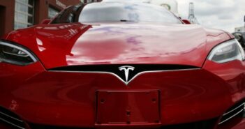 Η συνδρομή για το Full-Self Driving της Tesla έρχεται αρχές του 2021