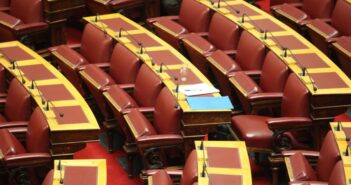 Στη Βουλή η τροπολογία για τη διατήρηση του μειωμένου ΦΠΑ σε πέντε νησιά του Αιγαίου