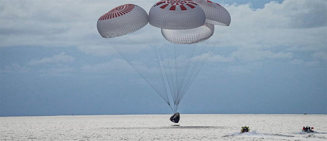 SpaceX: Επέστρεψαν στη Γη οι πρώτοι τουρίστες του διαστήματος