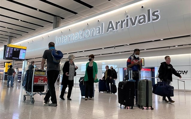 Βρετανία: Απότομη αύξηση των κρατήσεων μετά τις αλλαγές στους ταξιδιωτικούς κανονισμούς