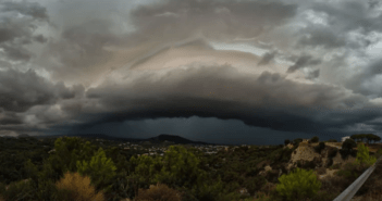 Κακοκαιρία "Μπάλλος"- Ρόδος: Εντυπωσιακό shelf cloud κάλυψε σήμερα το νησί [Εικόνα]