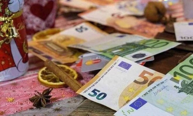 600 ευρώ: Ποιοι συνταξιούχοι θα πάρουν τον Χριστουγεννιάτικο μποναμά
