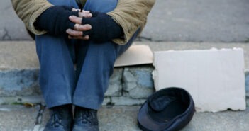 Θερμαινόμενη αίθουσα για τους άστεγους ανοίγει ο δήμος Ρόδου 