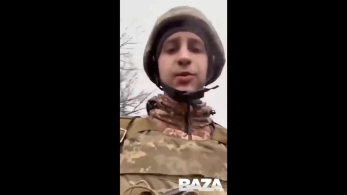 Oυκρανός στρατιώτης αποχαιρετά τους γονείς του: «Μαμά, μπαμπά, σας αγαπώ»(vid)