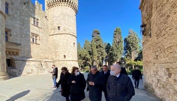 A.Καμπουράκης: "Το Εθνικό Θέατρο θα αναγεννηθεί και θα αποτελέσει ξανά φάρο Πολιτισμού μαζί με τη Μεσαιωνική Πόλη"