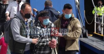 Έγκλημα στην Τήνο: Αποδοκιμάστηκε στη Σύρο ο 90χρονος