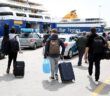 Κυκλάδες, Ρόδος και Κρήτη οι δημοφιλέστεροι προορισμοί: Αύξηση της επιβατικής κίνησης κατά 150% φέτος στα λιμάνια της Αττικής
