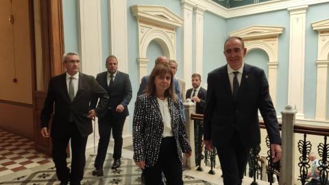Επίτιμη Δημότης Σύρου – Ερμούπολης η ΠτΔ, Κατερίνα Σακελλαροπούλου