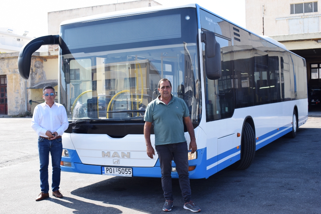 Γιάννης Καμπούρης: “Πέντε νέα λεωφορεία παρέλαβε η ΔΕΣ ΡΟΔΑ”