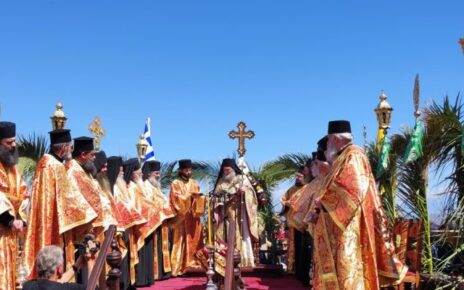 ΠΑΤΜΟΣ: Πλήθος πιστών στην τελετή του Nιπτήρος