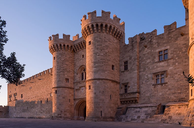 Το Κάστρο των Ιπποτών στην Ρόδο στα ομορφότερα του κόσμου, σύμφωνα με το CNN