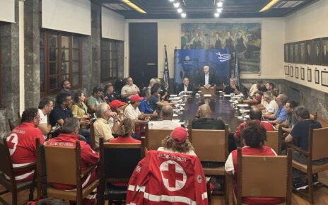 Συνάντηση του Δημάρχου Ρόδου Αντώνη Καμπουράκη με εκπροσώπους εθελοντικών ομάδων