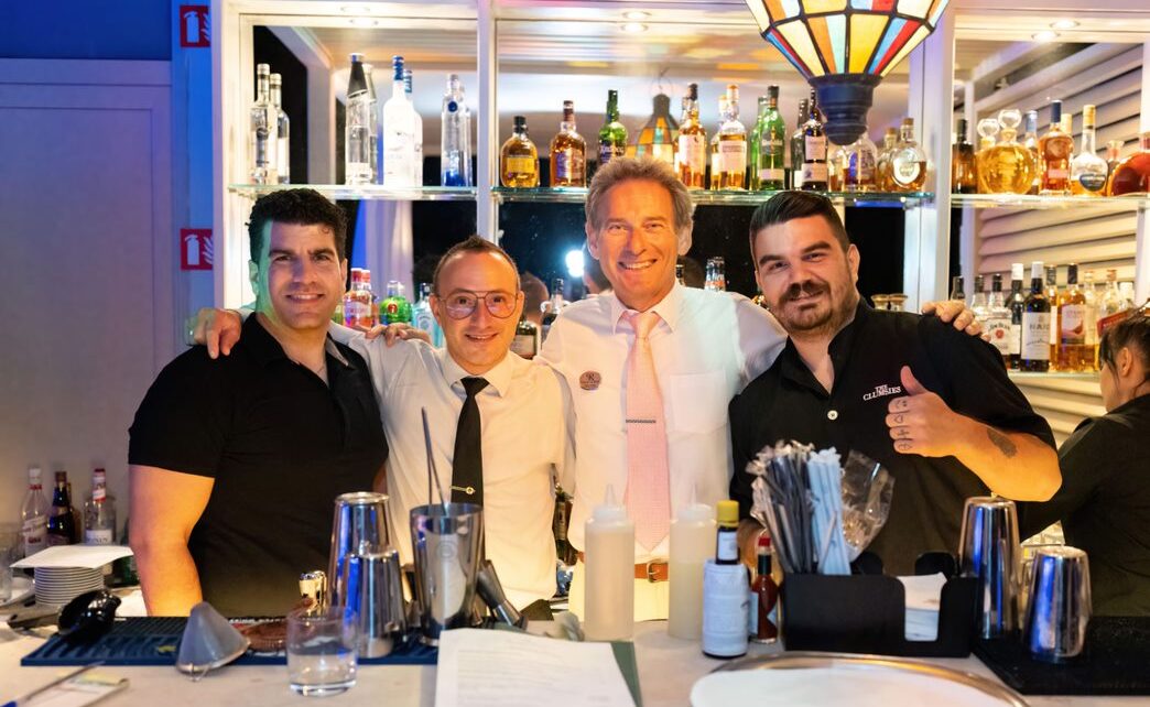 Το The Clumsies στο Galaxy Roof Lounge Bar του Rodos Park