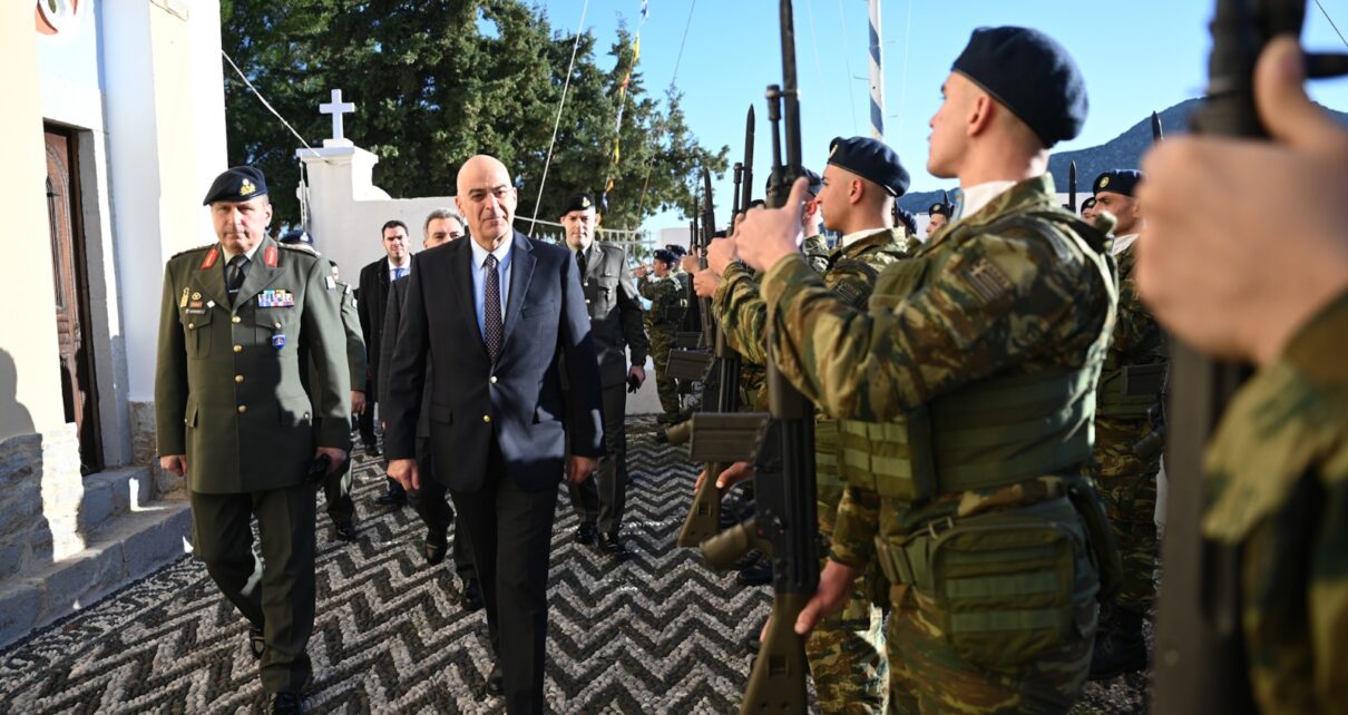 Στη Σύμη ο Νίκος Δένδιας