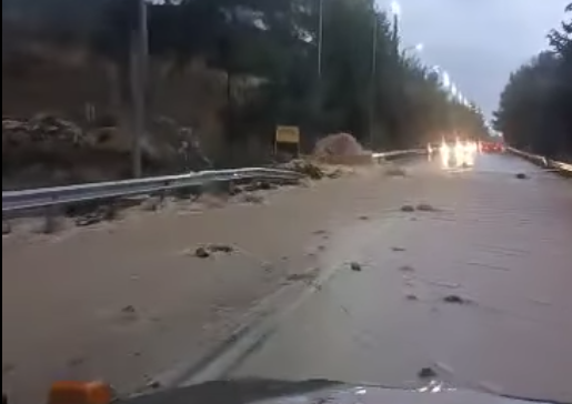 Έκκληση του Περιφερειάρχη για περιορισμό των άσκοπων μετακινήσεων Προβλήματα στην περιοχή του Αρχαγγέλου από την βροχή