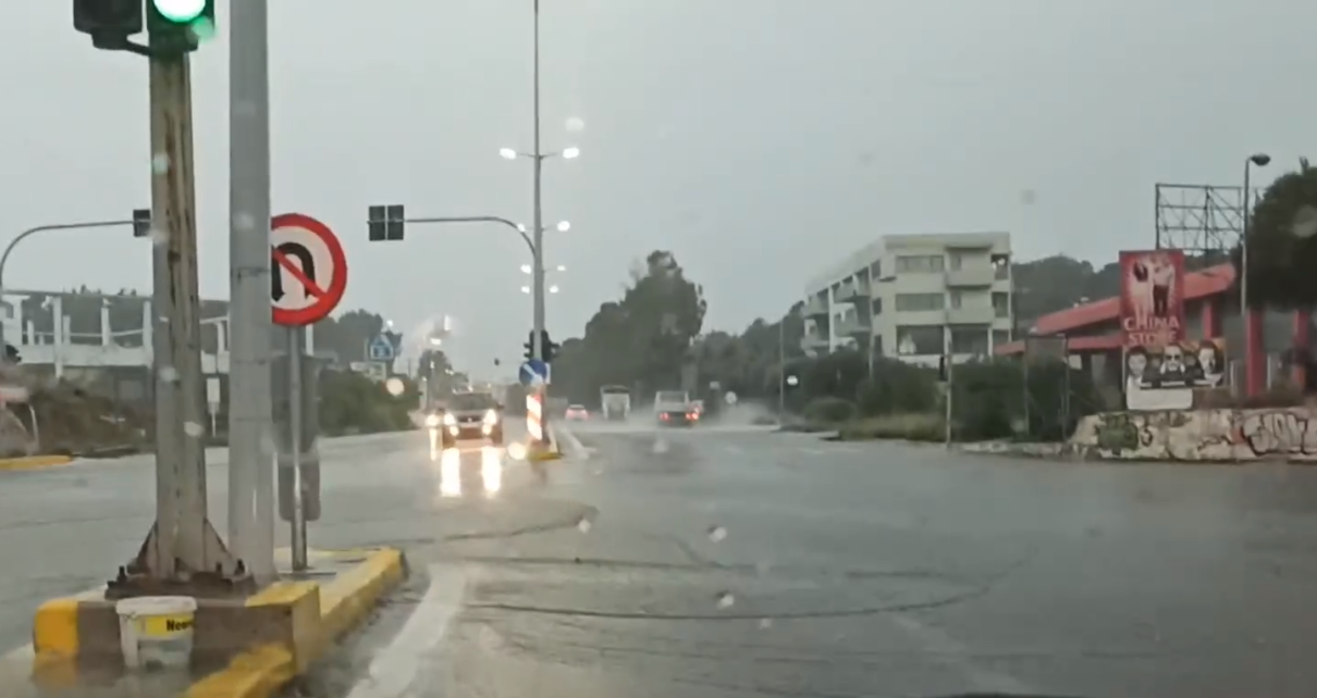 Ρόδος: Κακοκαιρία εξπρές ως το βράδυ με ισχυρές καταιγίδες