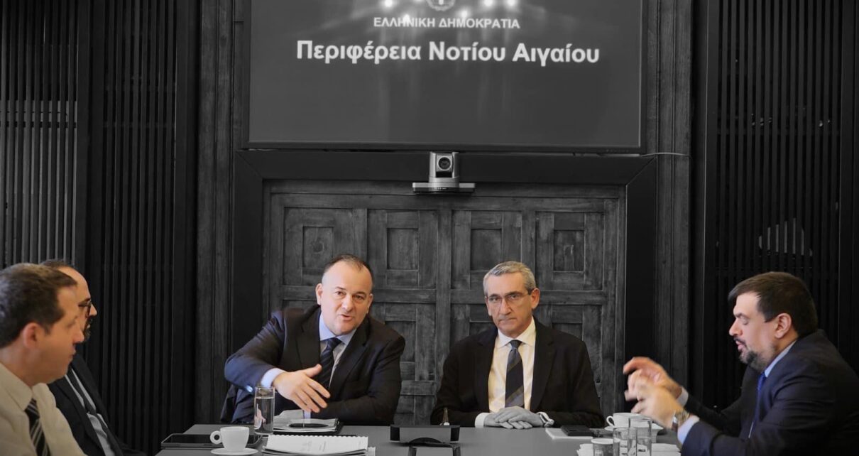 Σύσκεψη του Υφυπουργού Ναυτιλίας και Νησιωτικής Πολιτικής με τον Περιφερειάρχη Νοτίου Αιγαίου