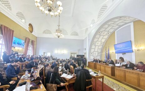 Ομόφωνα οι παρατάξεις του Περιφερειακού Συμβουλίου ψήφισαν υπέρ της μείωσης του αριθμού των ελαφιών