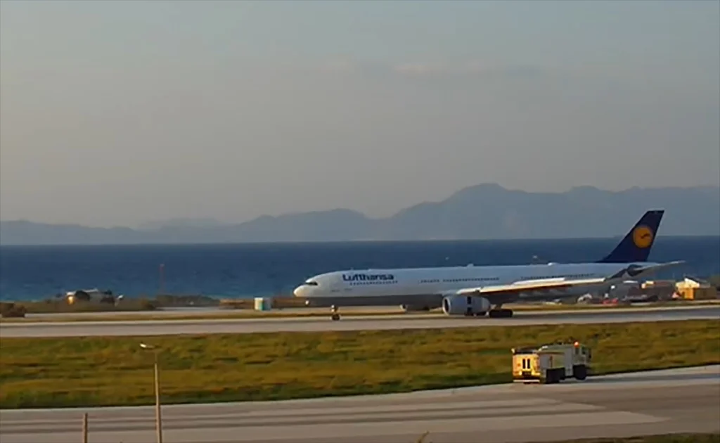 Αεροπλάνο της Lufthansa έκανε αναγκαστική προσγείωση στη Ρόδο
