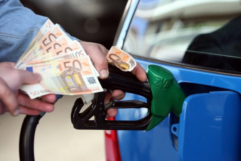 «Εκτόξευση» των τιμών στα καύσιμα  Πάνω από 2,30 ευρώ στα νησιά