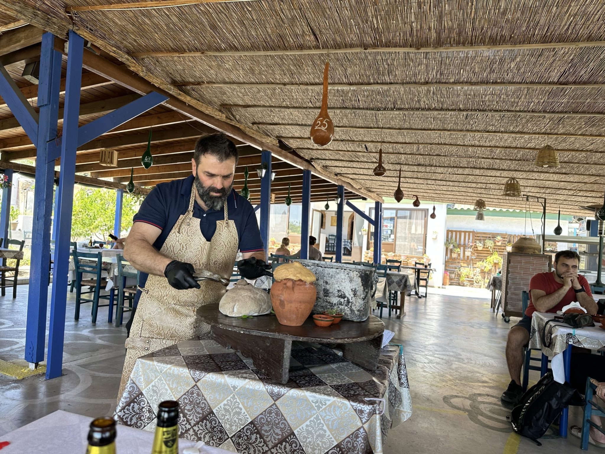 Το Μαγειροτεχνείο “Παράγκα” της Ρόδου κάνει το νησί περήφανο για την φιλοξενία και το πεντανόστιμο φαγητό του